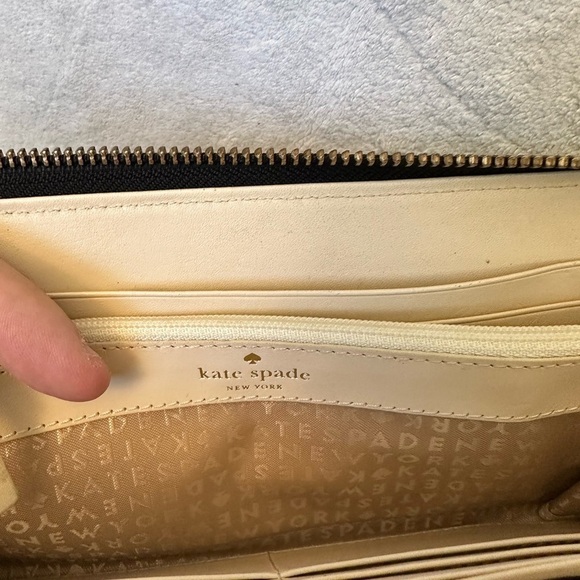 $229 Kate Spade Layton Bow Wallet Wristlet. - Picture 8 of 16
